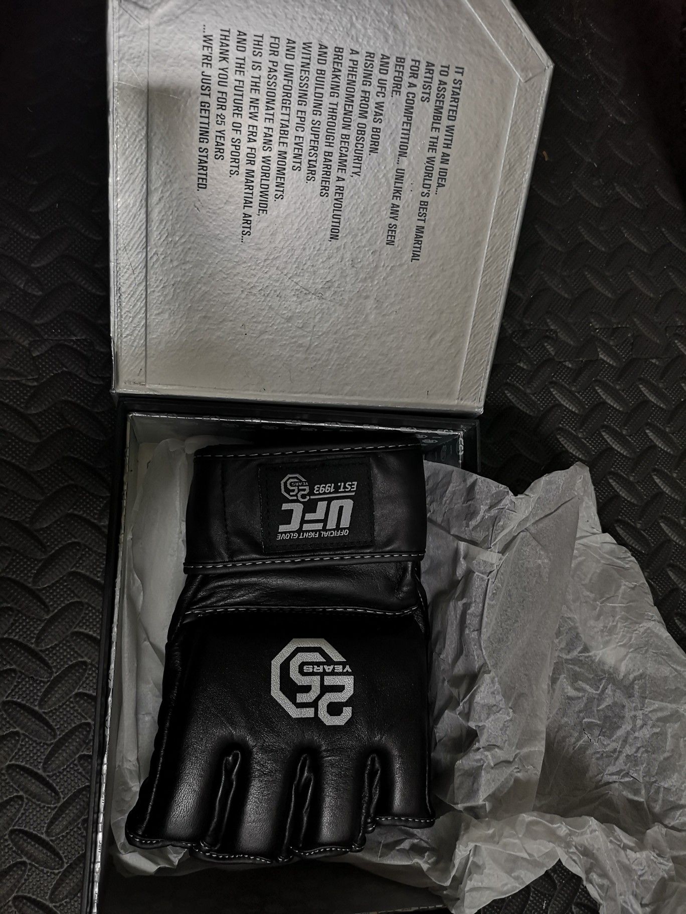 UFC GLOVES 25 YEARS