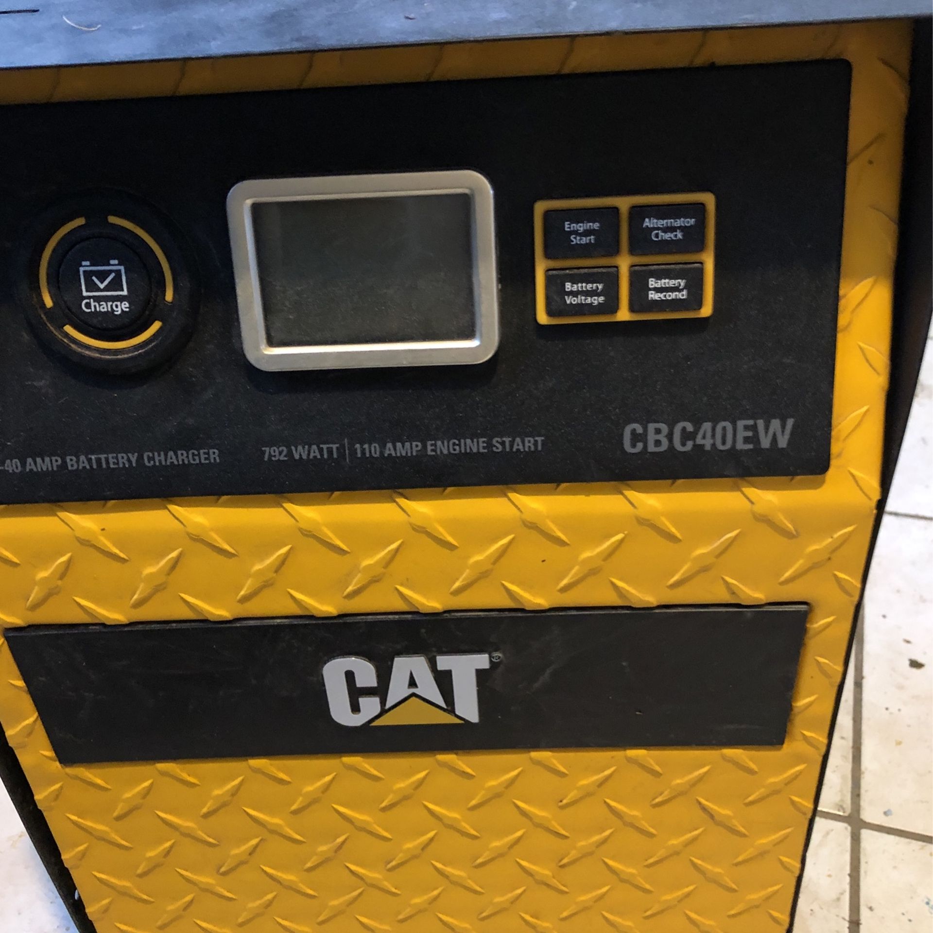 Cat - 12 Volt Wheel Type Charger - 40 Amps