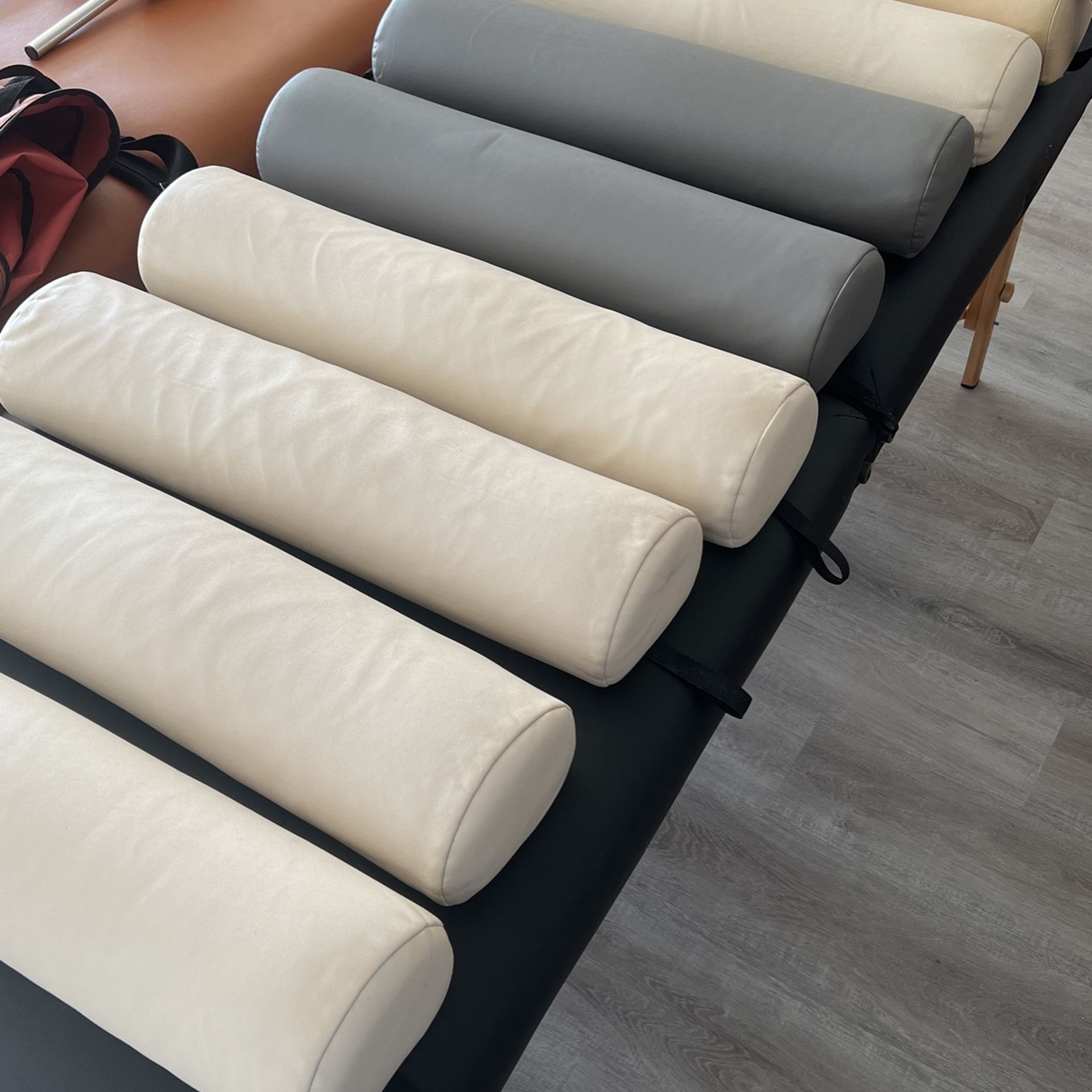 6 Leg Bolsters for Sale in San Diego, CA OfferUp