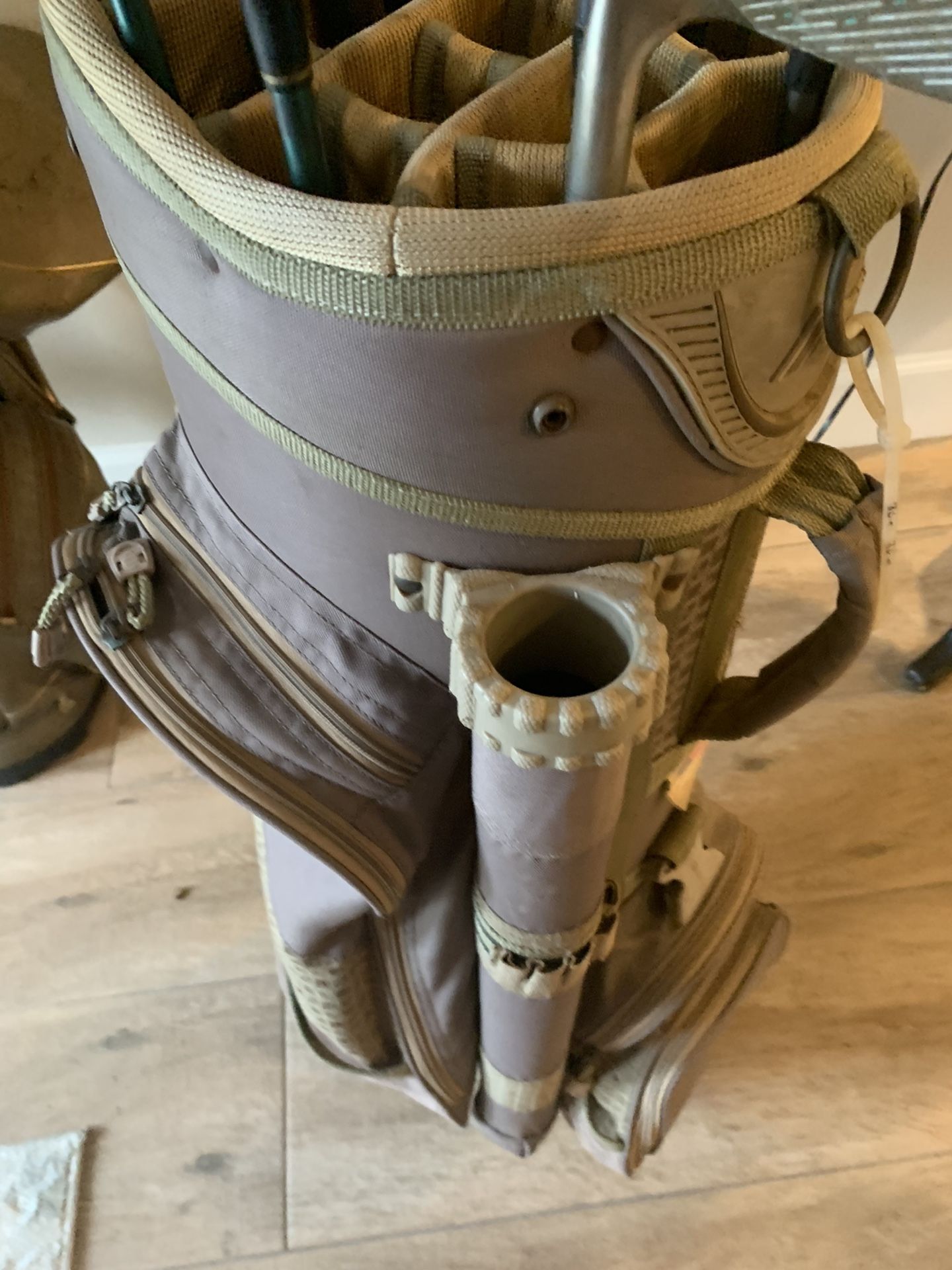 Full Set Of Golf Clubs & Golf Bag