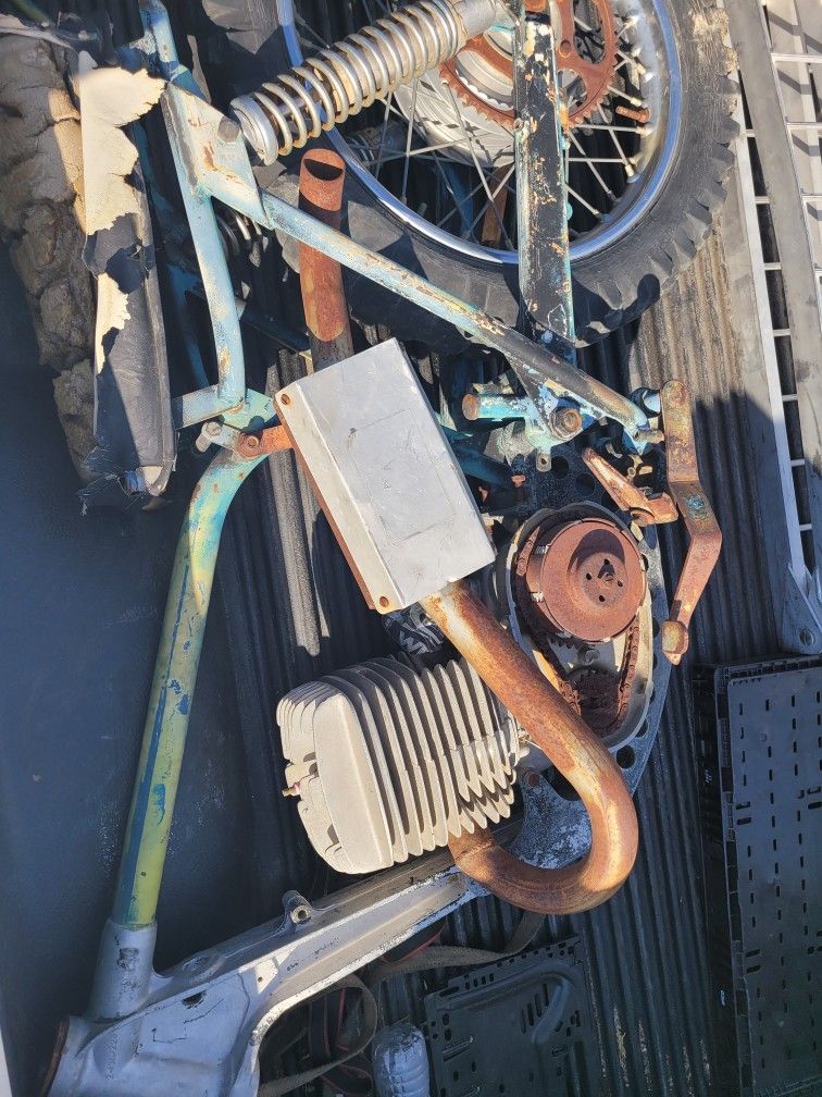 Vintage Dirtbikes Motorcycles, Honda Yamaha Suzuki Kawasaki Husqvarna Maico Bultaco Ossa Cz Penton Parts