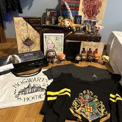 Lots of Harry Potter Merch and Collectibles  Thumbnail