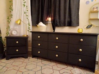 Beautiful Bedroom Dresser Set! Thumbnail