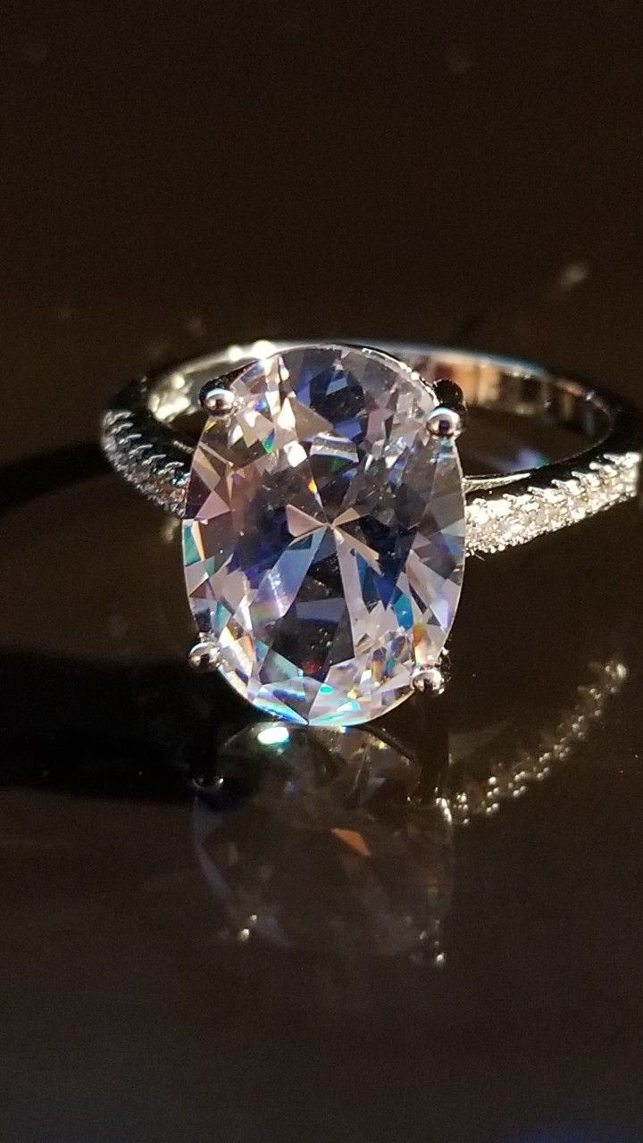 Gorgeous Oval cut Women's Wedding Engagement Promises Ring Size 7