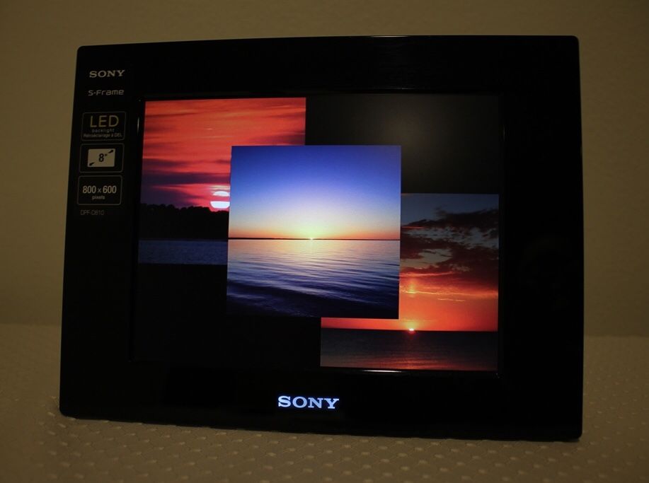 Sony Digital 8” Photo Frame | LED Backlight | 800 x 600 pixels | Remote Control | DPF-D810 | Features: Slideshow, Clock, Calendar
