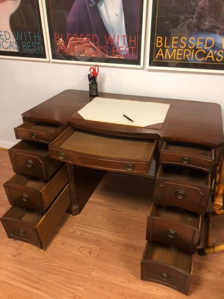 Vintage 1950's Desk, Lots Of Drawers, Make Offer! 