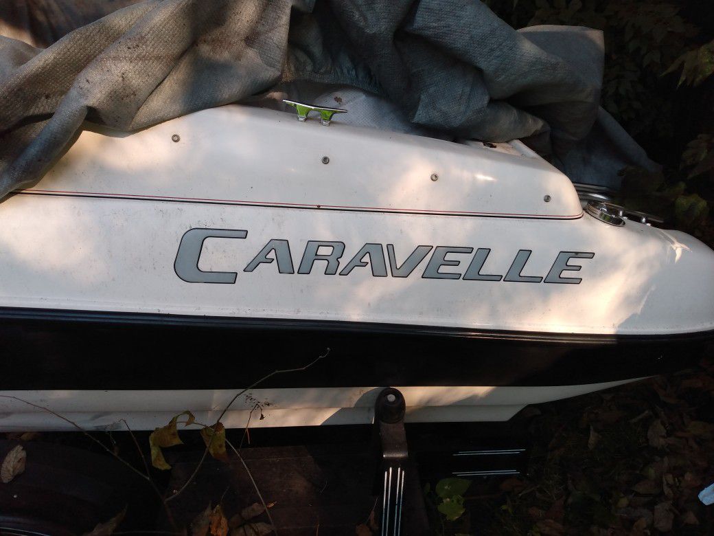 1994 Caravelle Fish/Ski Boat
