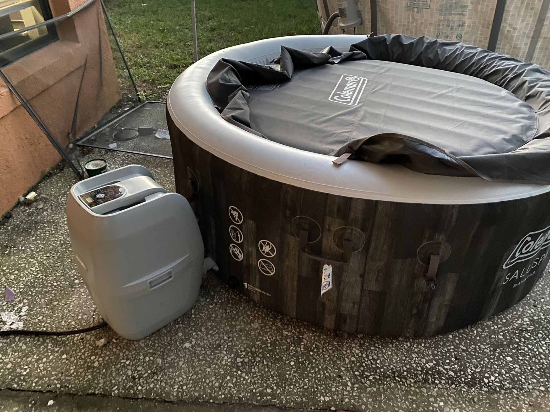 Hot tub