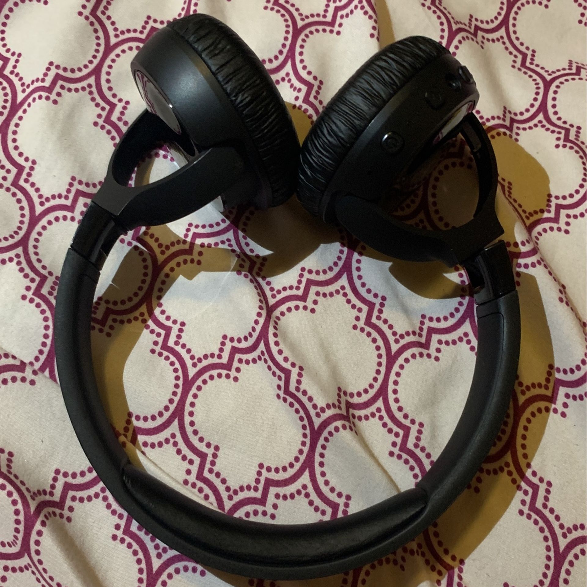 JBL Wireless bluetooth Headphones