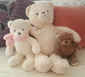 Bundle of New Cute Stuffed Bears Thumbnail