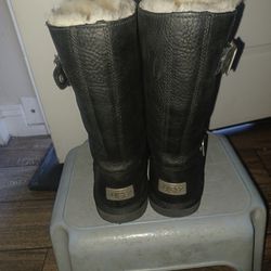 UGG 5678 Women's Kensington Black Leather Shearling Lined Buckle Boots Sz 7  Thumbnail