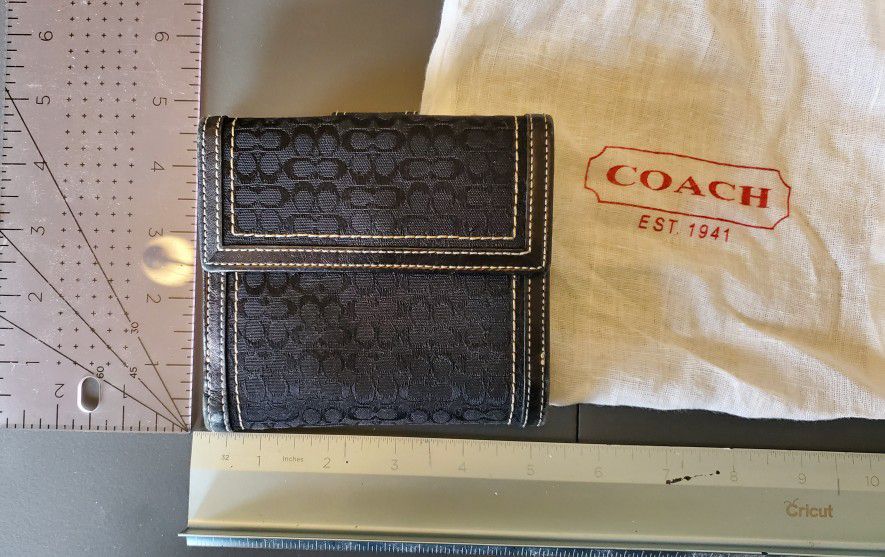 Coach Small Wallet 
