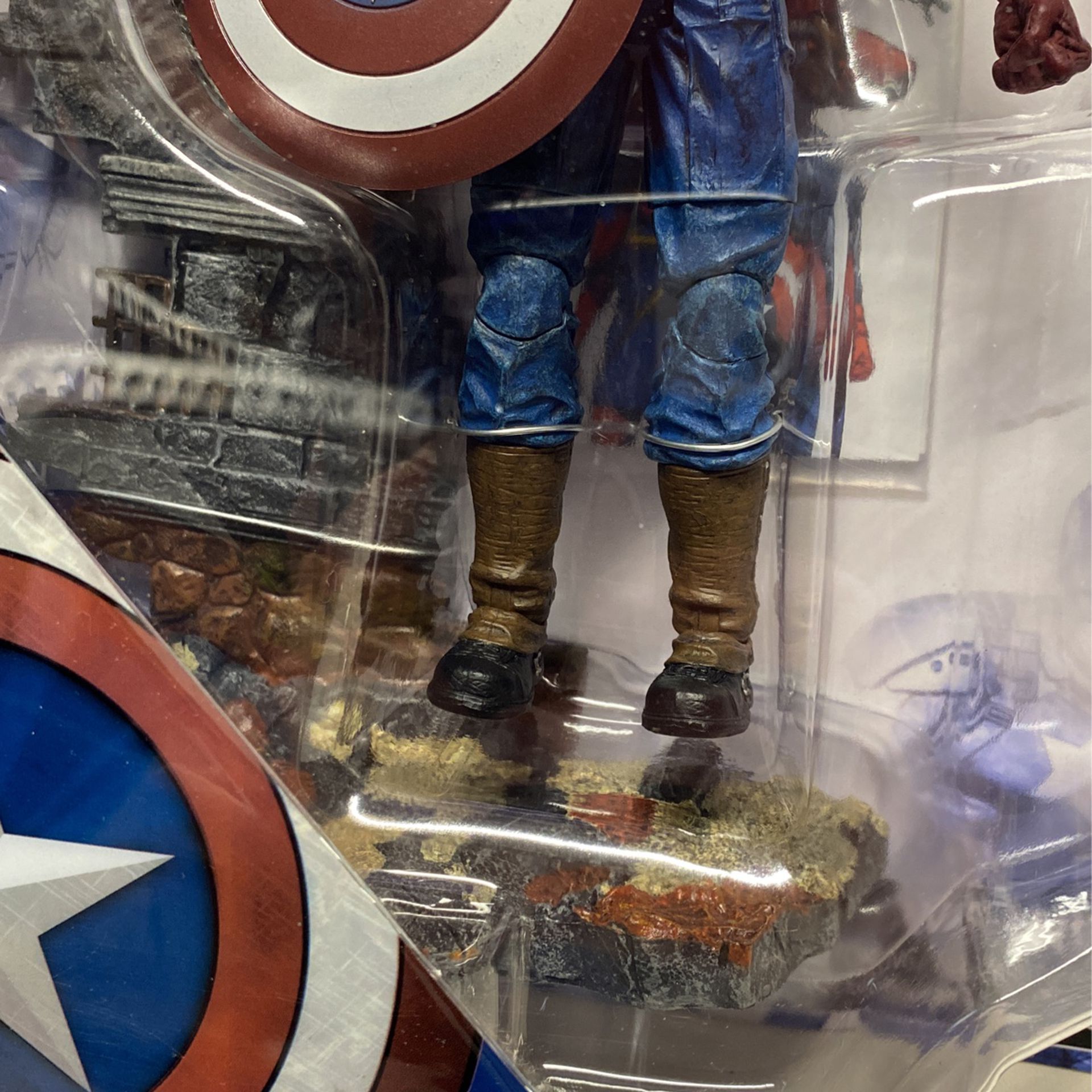 Avenging Captain America Marvel Disney Store Diamond Select Toys 