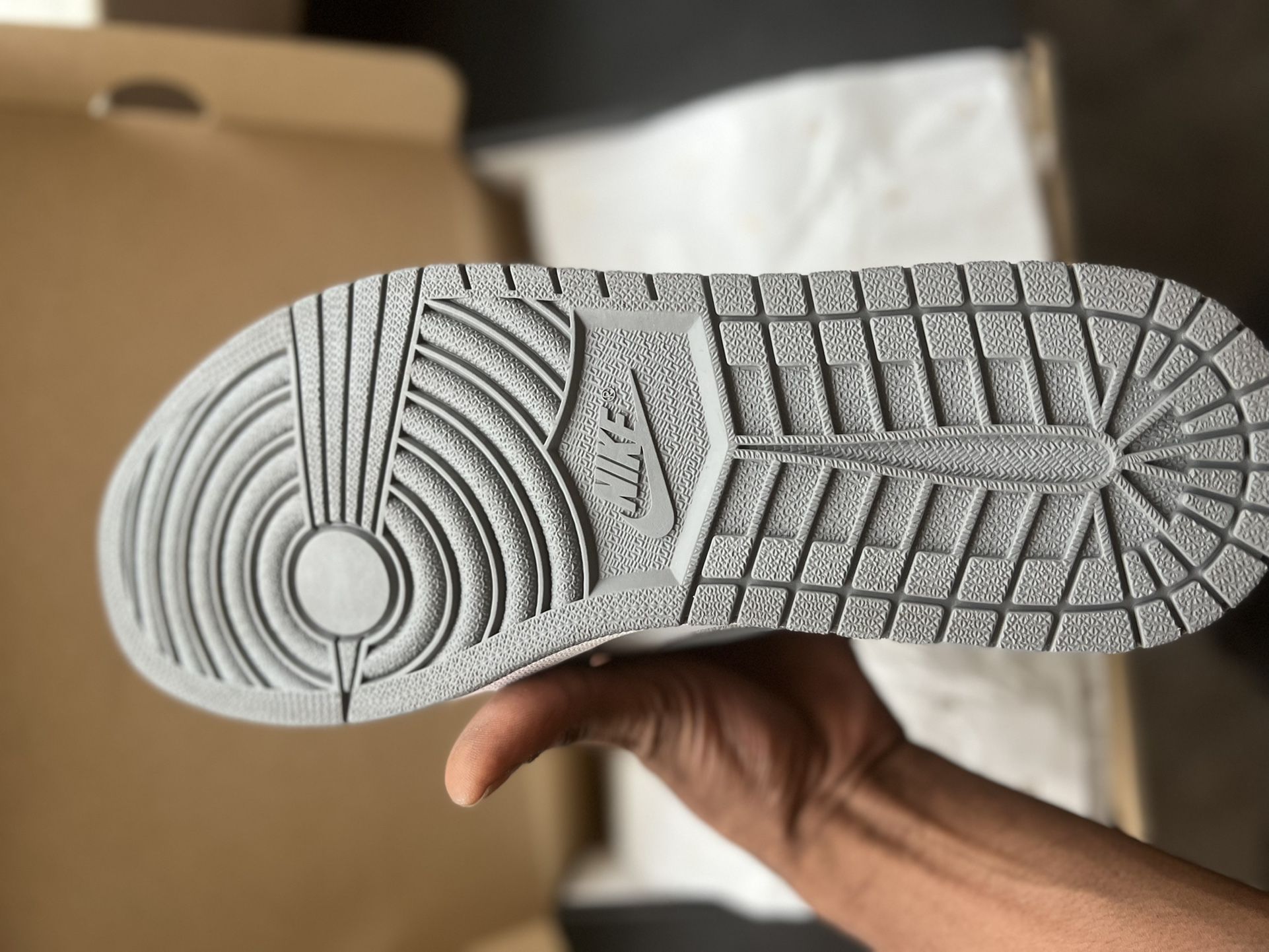 Jordan 1 Fly Ease Smoke Grey
