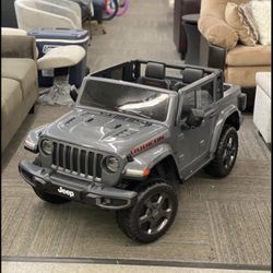 💫Brand New💫 12 volt Jeep Gladiator Battery Powered Ride On Vehicle, Gray Thumbnail