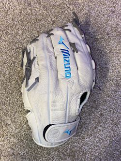 Mizuno Softball Glove Thumbnail