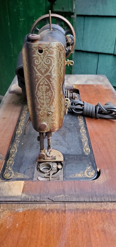 1930s Singer Sewing Machine