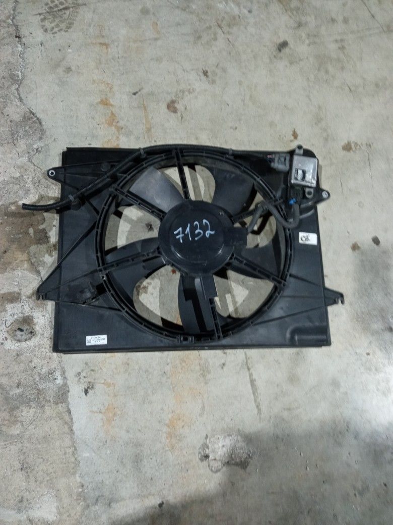Radiator Fan For 2015 Hyundai Sonata Stock 27132