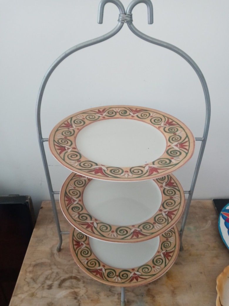 3 Tier Metal Treat Rack With 3 Plates Plus They Extra Top Plate With Salsa Bowl