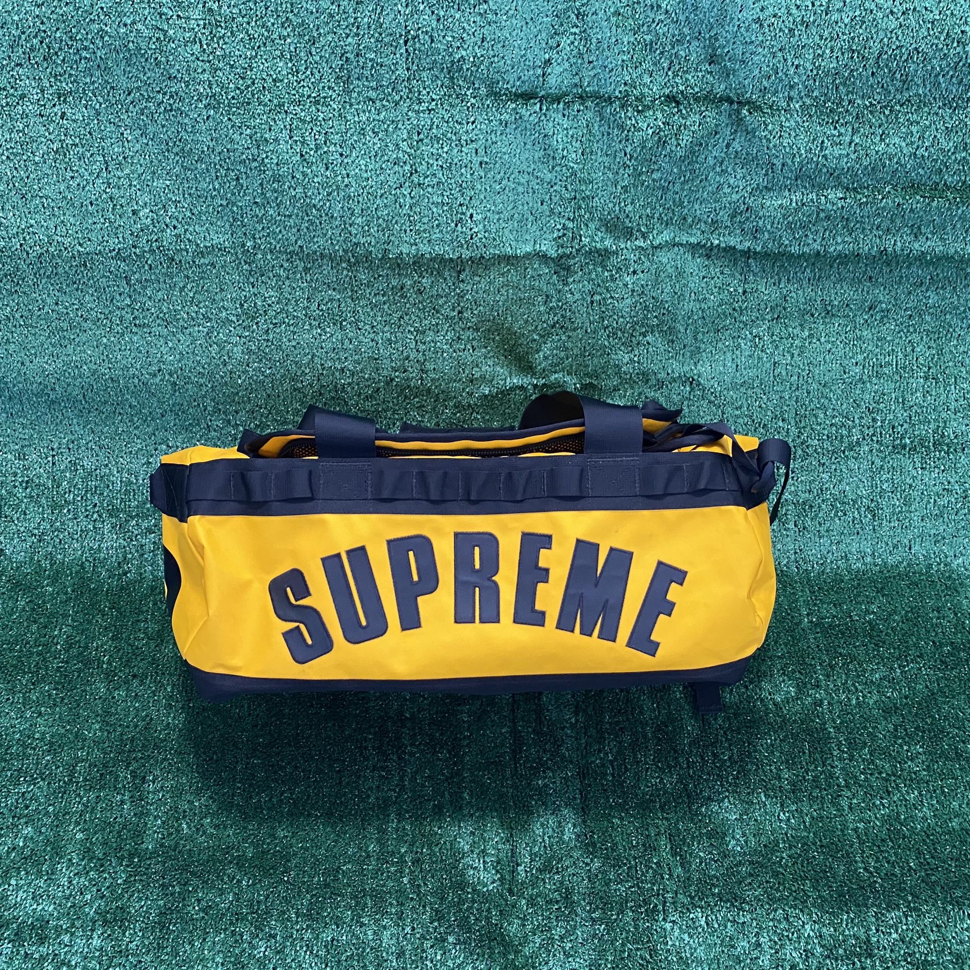 Supreme Duffel/carryon