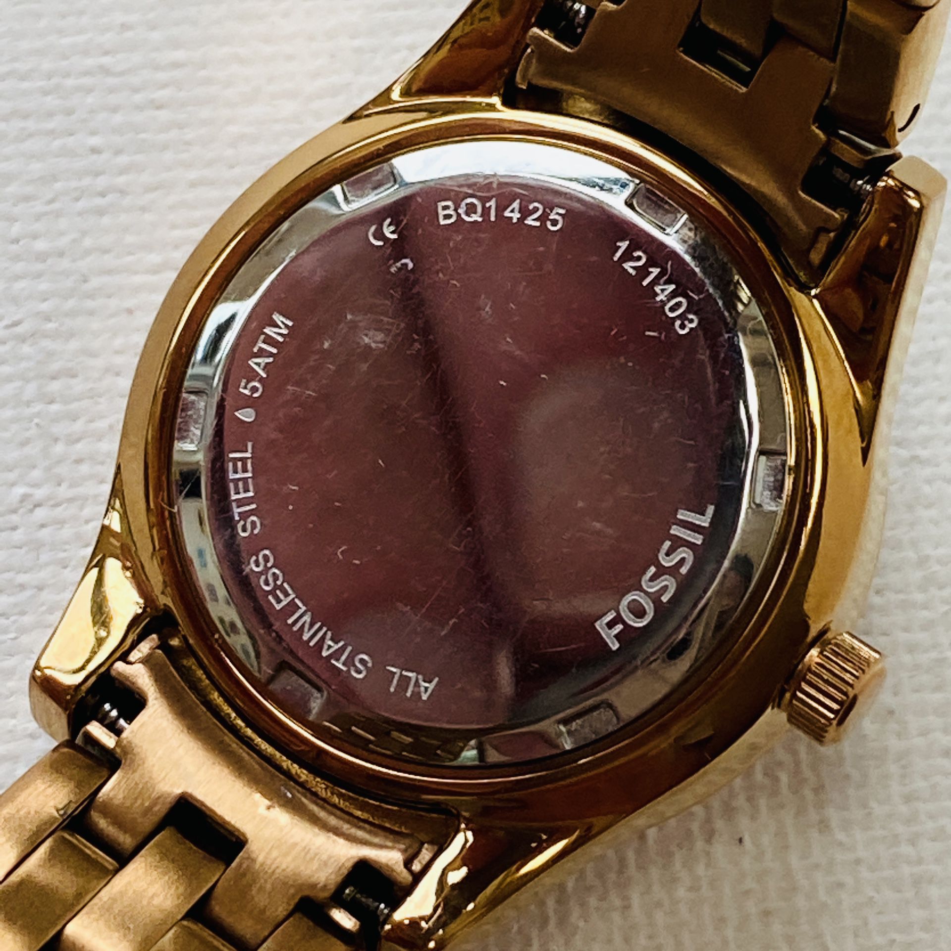 Fossil Crystal Bezel 28mm Women's 50M Rose Gold Dress Bracelet Watch BQ1425