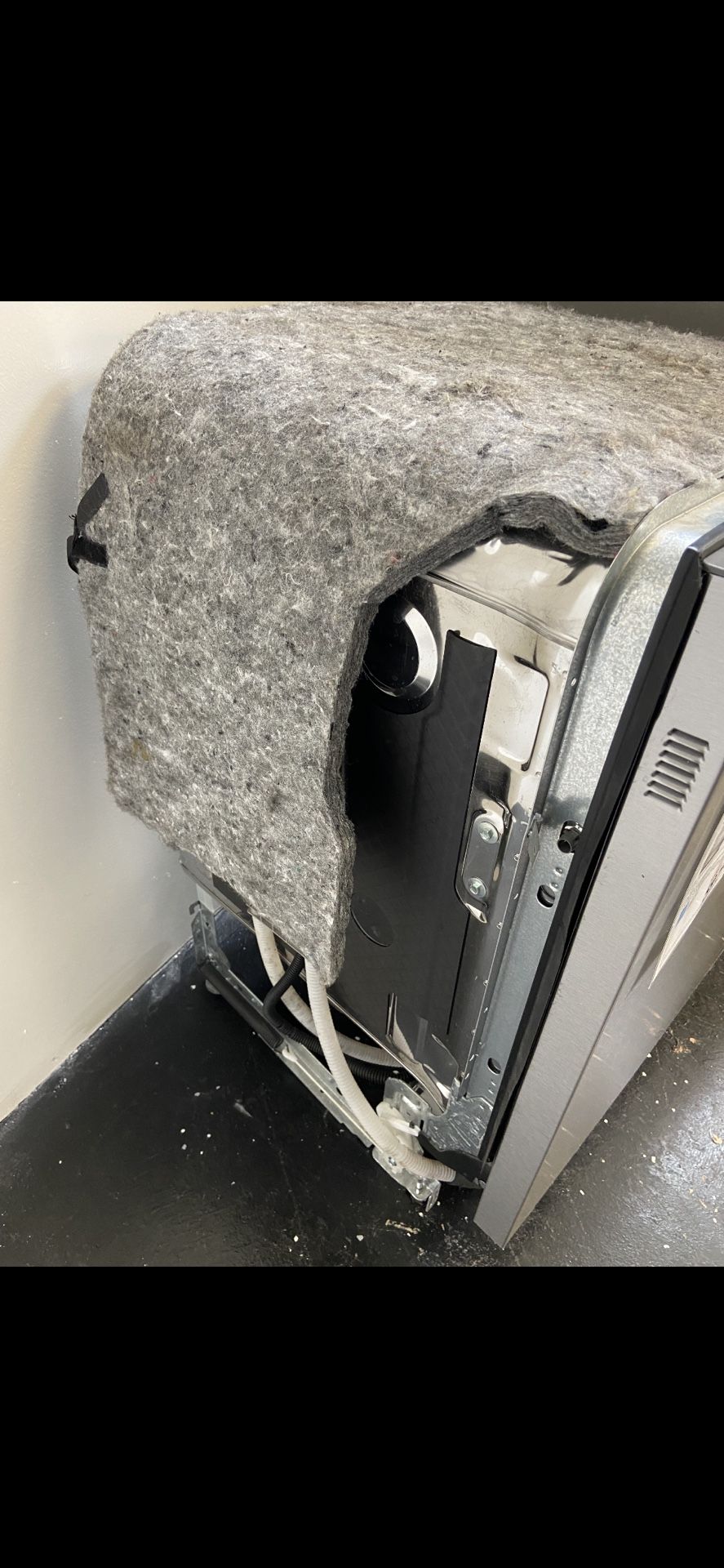 Pre Owned Scratch And Sent Dishwasher (kitchen Aid)