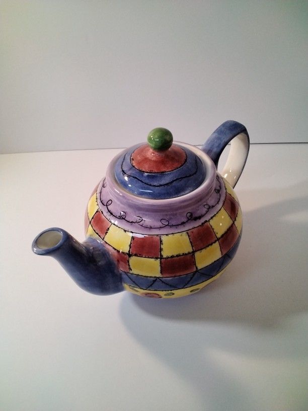 Very Cute Tea Pot Great For Home Decor.
