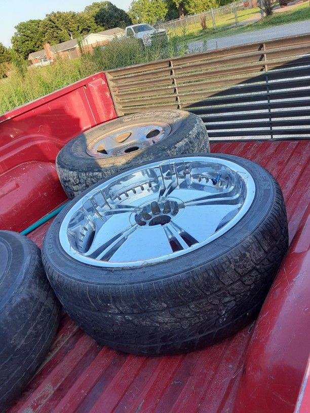 22" Tire With Rim 70% Life Left