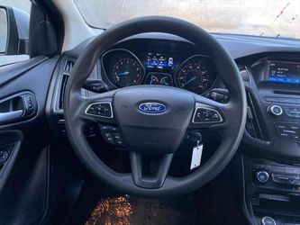 2015 Ford Focus Thumbnail