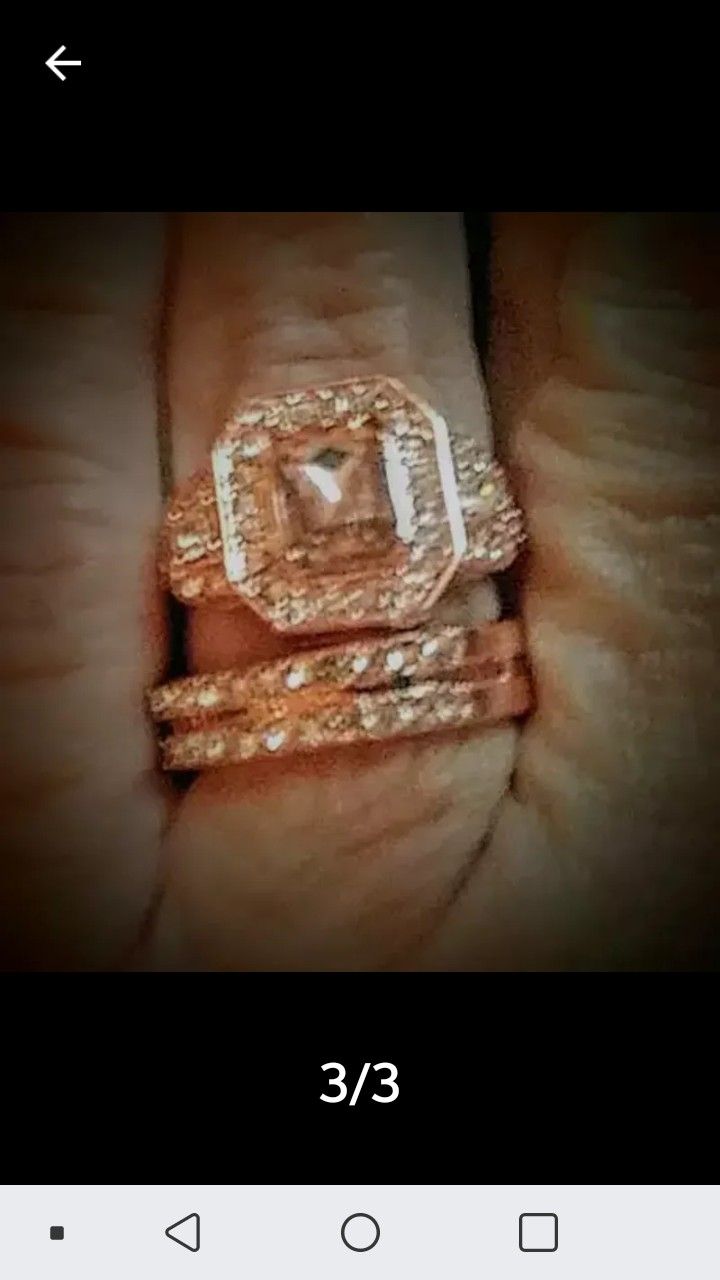 Beautiful 3k Rose Gold womens wedding ring set