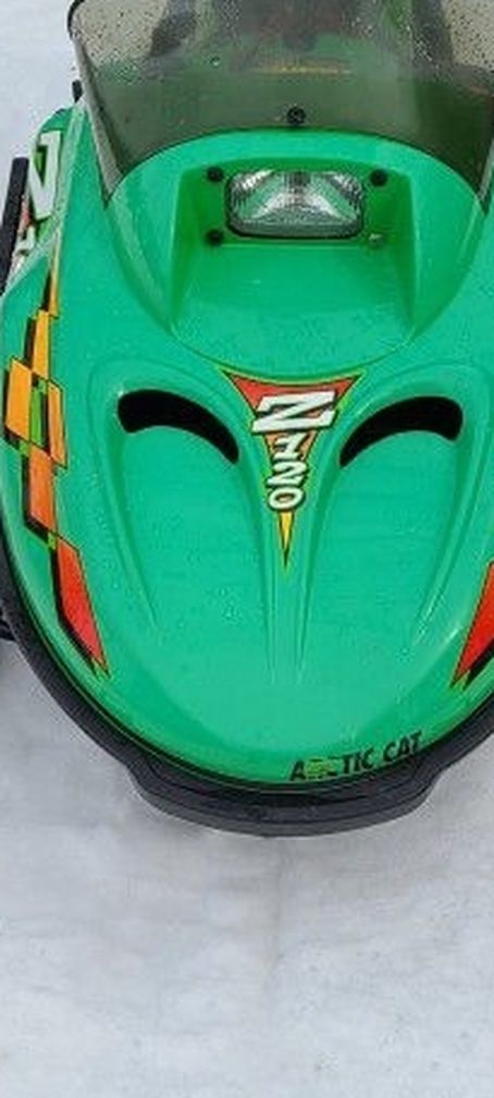 Arctic Cat Z120 Kids Snowmobile