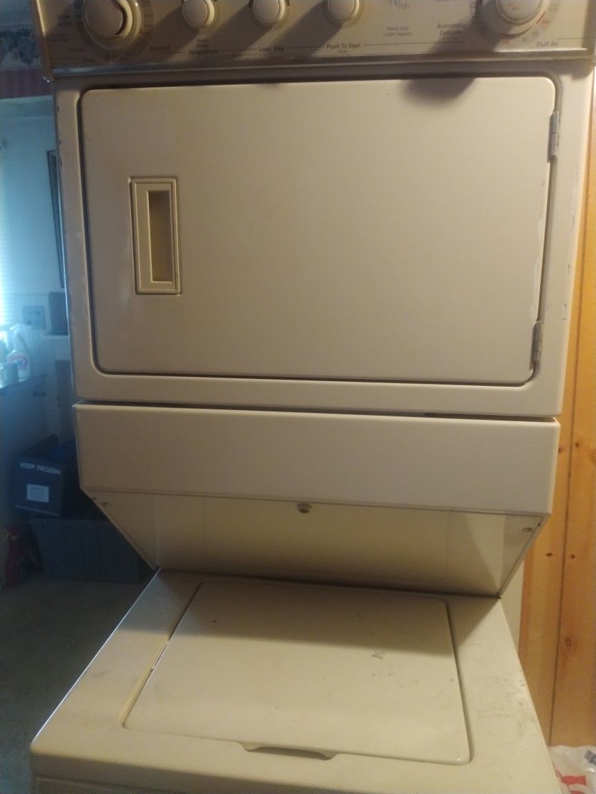 Nice Electric Stackable Washer/Dryer