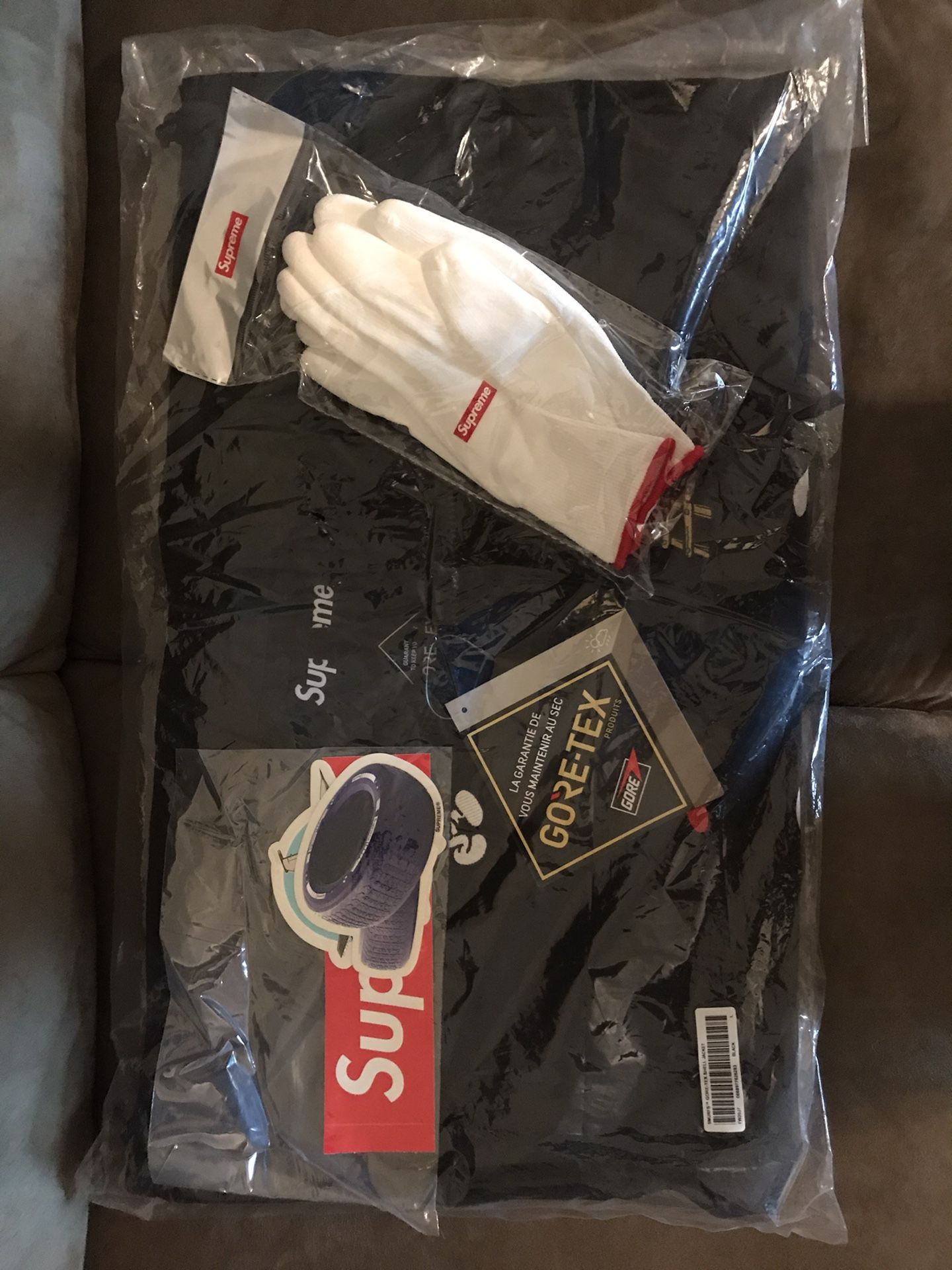 SUPREME SMURFS GORE-TEX SHELL JACKET