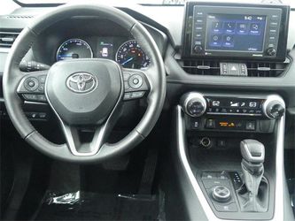 2021 Toyota RAV4 Thumbnail
