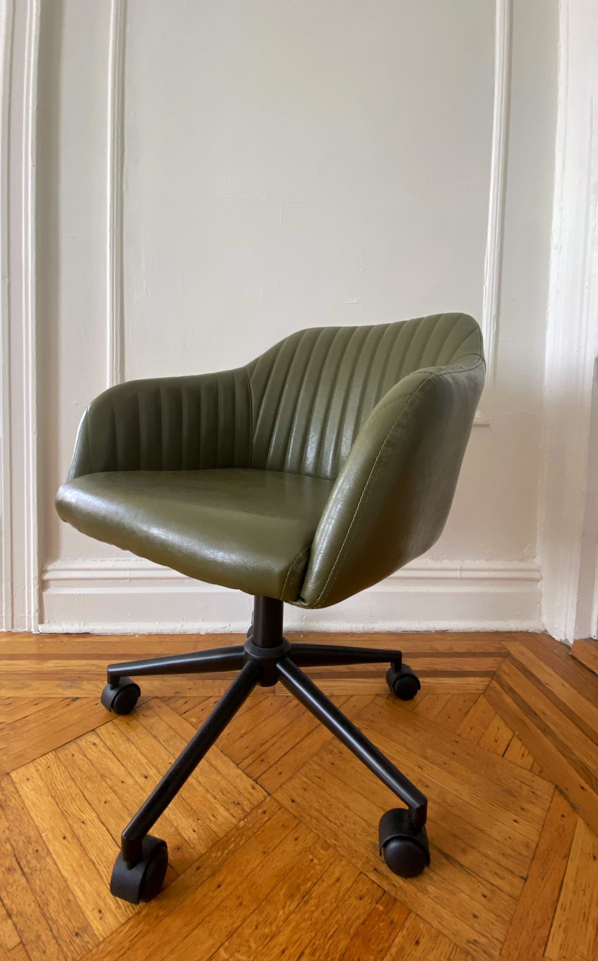 BRAND NEW mid-century green modern office chair W/ Free Linen Pillow