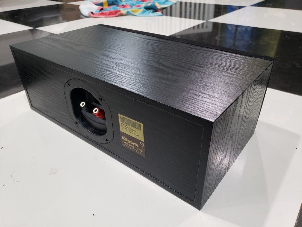 Klipsch RC 42 ll 300 Watts Peak Center Speaker Like New Perfect Working Very Nice Sound Will Test Before You Buy