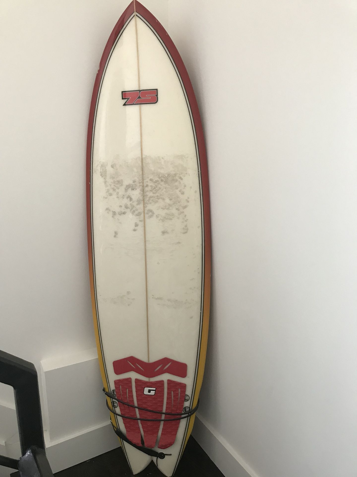 7S Surfboard 6’3 Fishtail 
