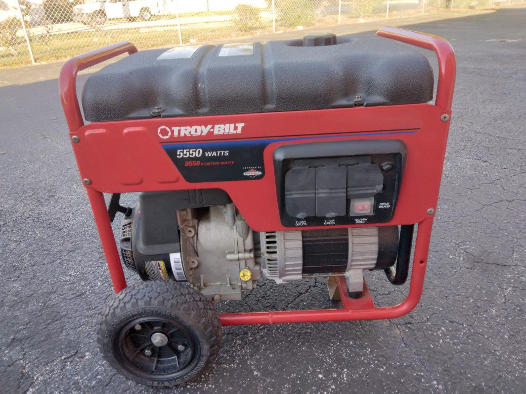  Generator  Good Conditions Working Perfect Almost New Conditions  8000 Wt  Start  