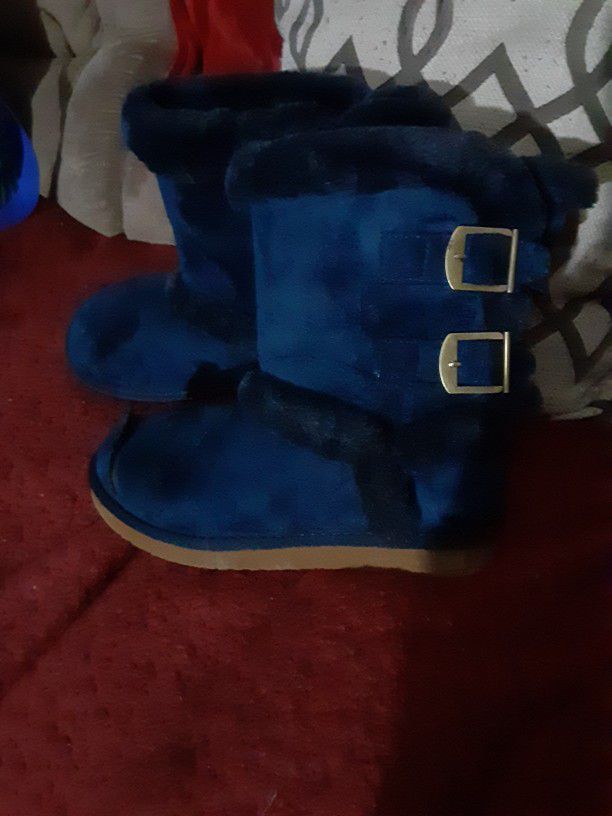 Three Pair Of Women's Size 6 Boots Uggs Great Condition