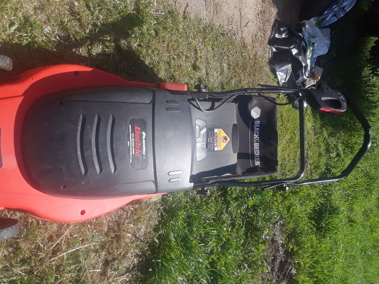 Lawn mower needs one screw runs well