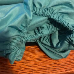 Twin XL Fitted Sheet and Pillowcase  Thumbnail
