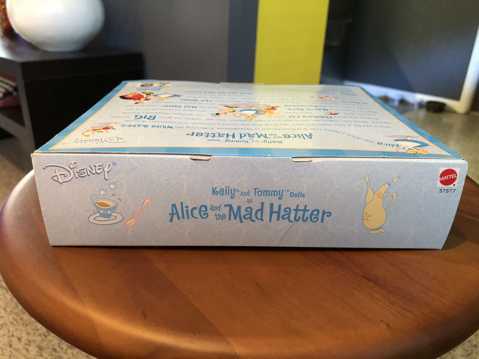 Collector Toy Set 2002 Mattel / Disney Kelly And Tommy As Alice And The Mad Hatter .
