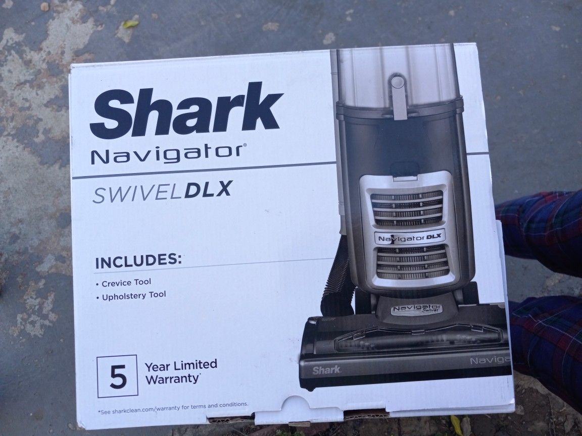 NEW Shark VACUUM Navigator Swivel Delux 2xl Capacity