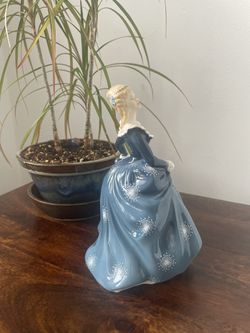 Royal Doulton Porcelain Figurine “Fragrance” Thumbnail