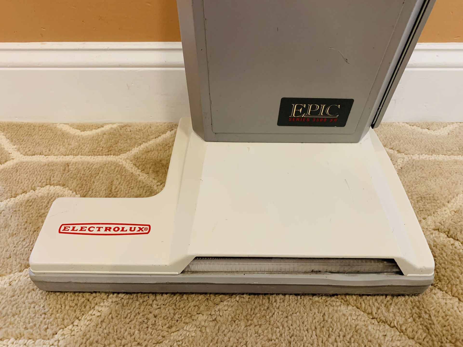 Electrolux epic upright vacuum cleaner