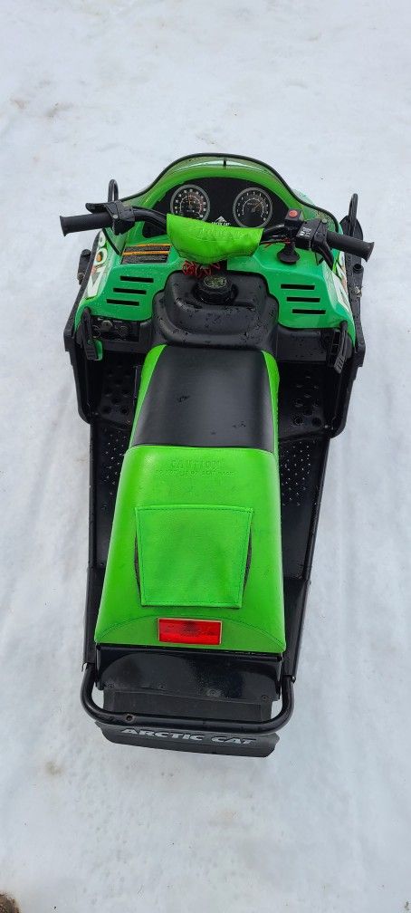 Arctic Cat Z120 Kids Snowmobile