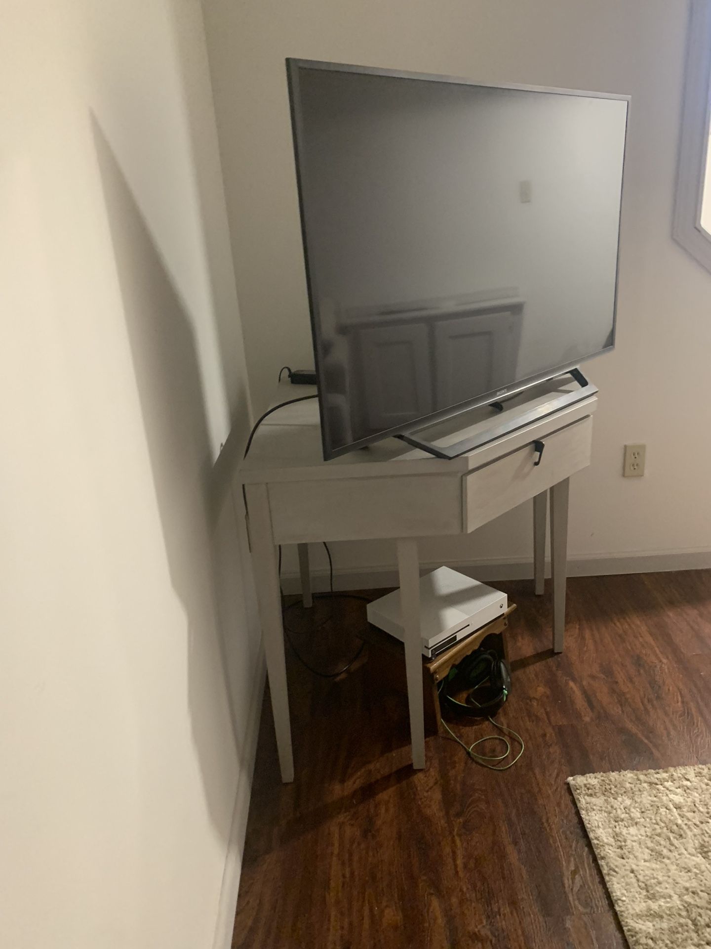 Desk / TV Stand