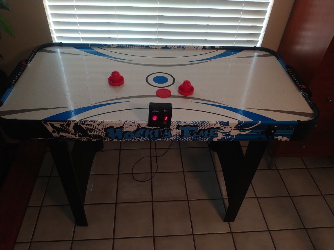 Air Hockey Table