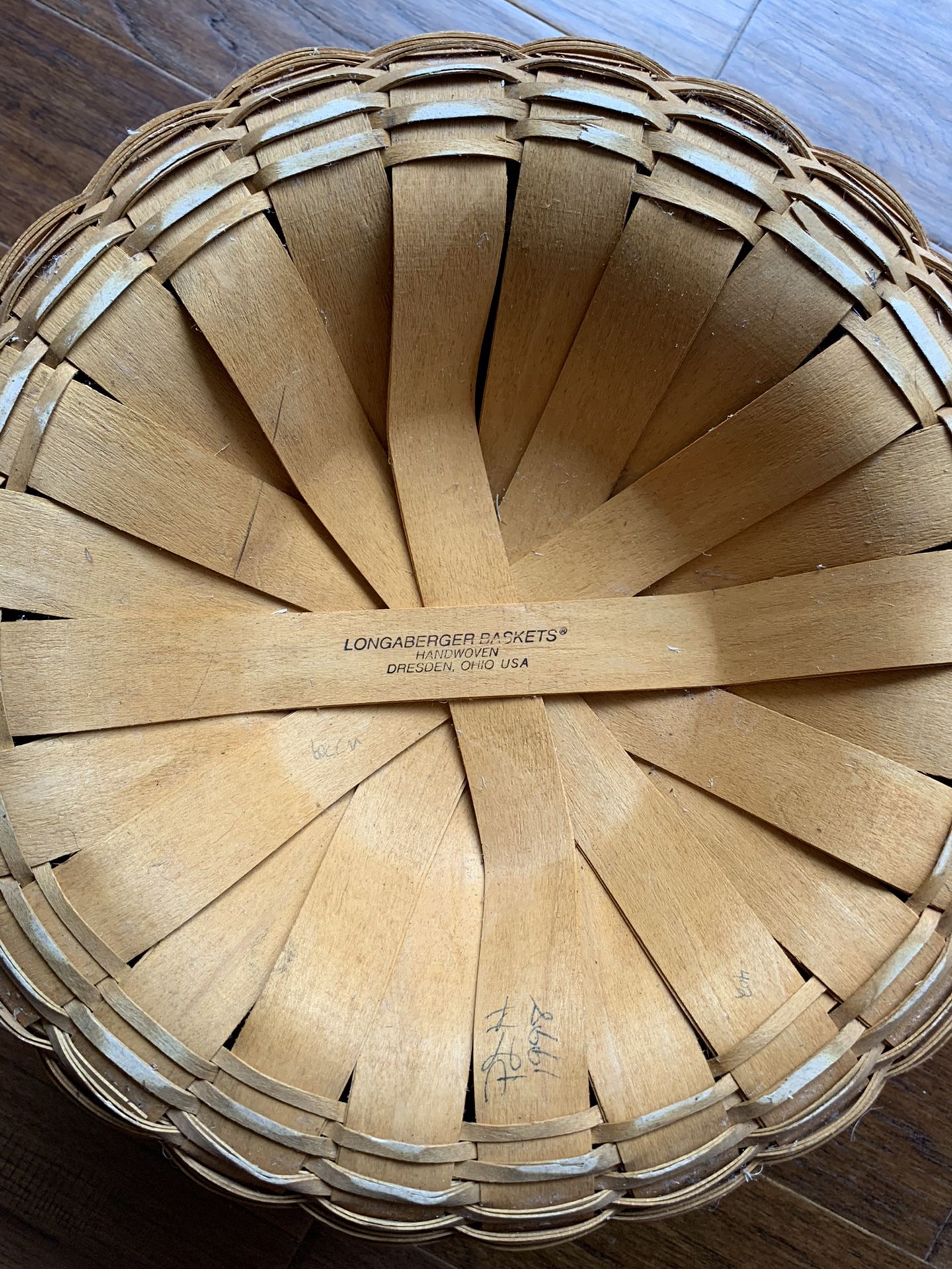 1998 Longaberger Hostess Corn Basket & Protector