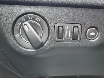 2018 Chrysler 300 Thumbnail